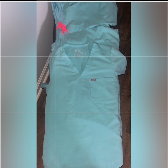 Neon blue figs scrub top - Picture 2 of 3